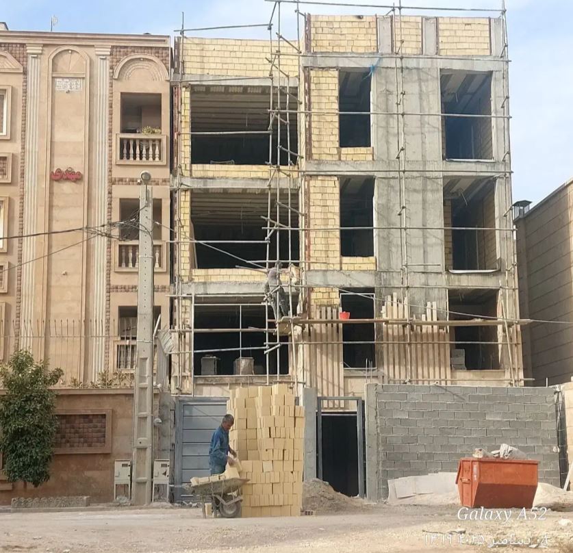 اسکلت بنایی آجری بتنی پیمانکاری ساختمان باغ شهری در شیراز میانرود - انواع بتنی