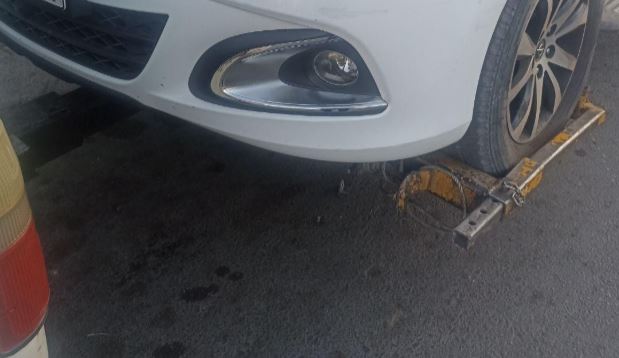 امداد خودرو جرثقیل یدک کش معالی آباد صنایع تاچارا در شیراز - چرخگیر