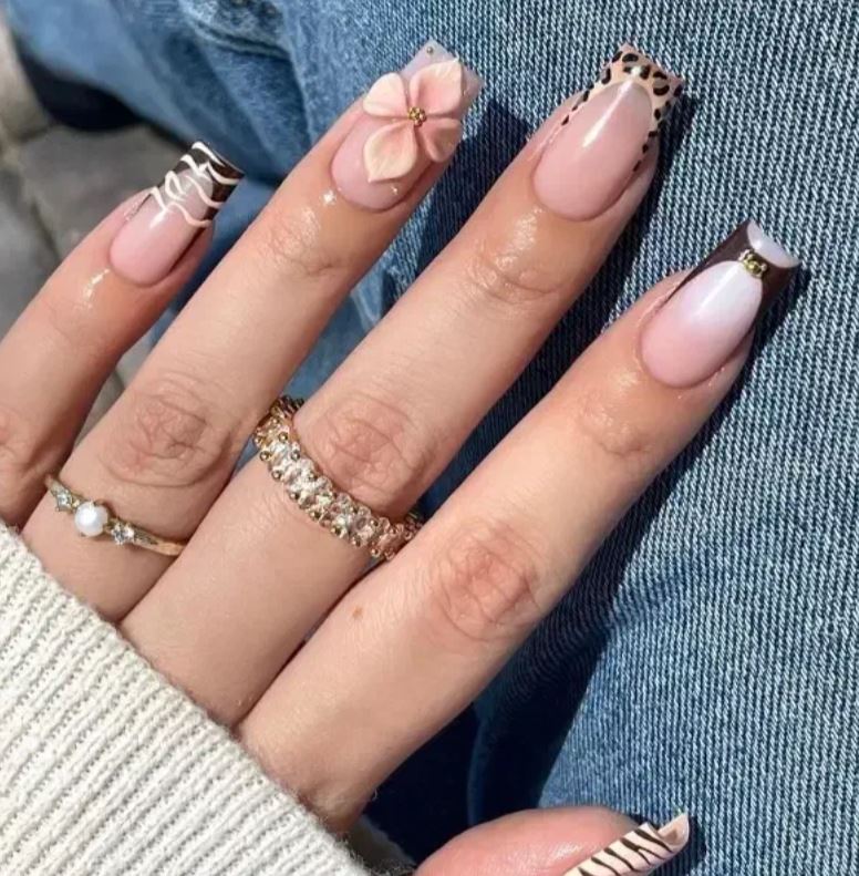 اموزش کاشت ناخن لاین پودر و ژل به صورت حرفه ای در معالی آباد شیراز - انواع کاشت و طرح ناخن